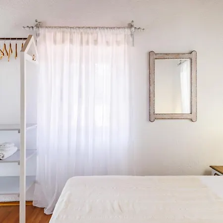 The Blue - Family Friendly And Peaceful